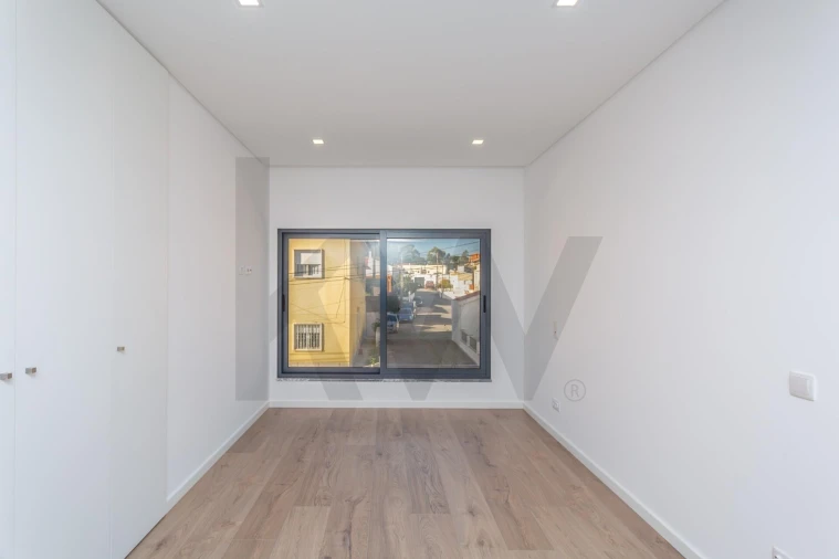 Moradia T4 para Venda em Loures Foto 54