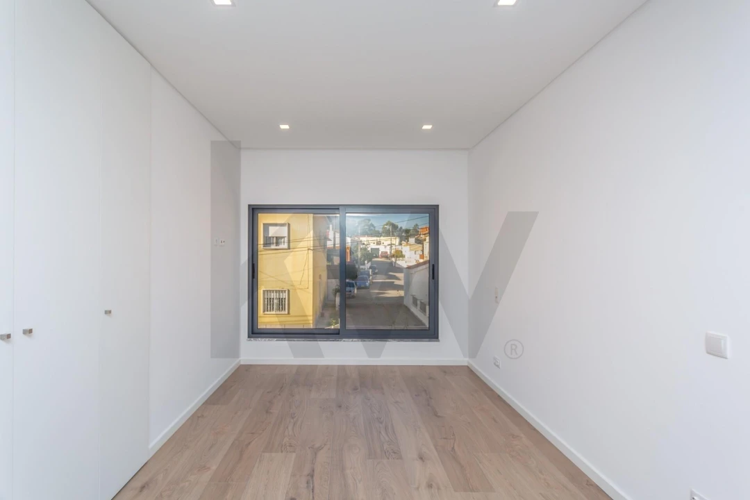 Moradia T4 para Venda em Loures Foto 54