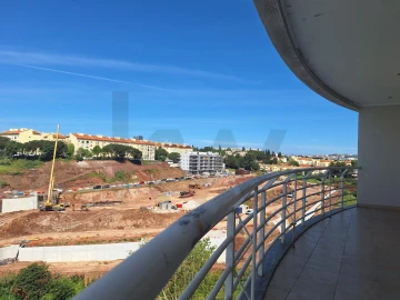 Apartamento T3 para Venda em Oeiras e São Julião da Barra, Paço de Arcos e Caxias