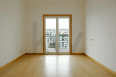 Apartamento T3 para Venda em Oeiras e São Julião da Barra, Paço de Arcos e Caxias