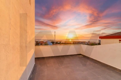 Apartamento T1 para Venda em Santa Iria de Azoia, São João da Talha e Bobadela