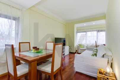 Apartamento T1 para Venda em Santa Iria de Azoia, São João da Talha e Bobadela