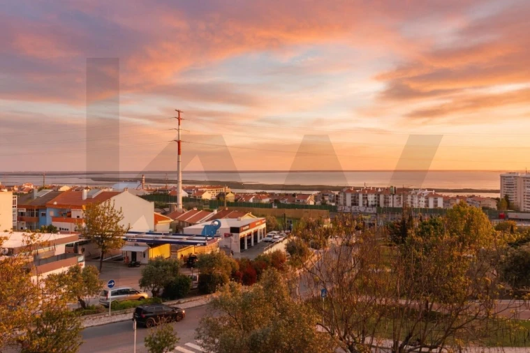 Apartamento T1 para Venda em Santa Iria de Azoia, São João da Talha e Bobadela Foto 22