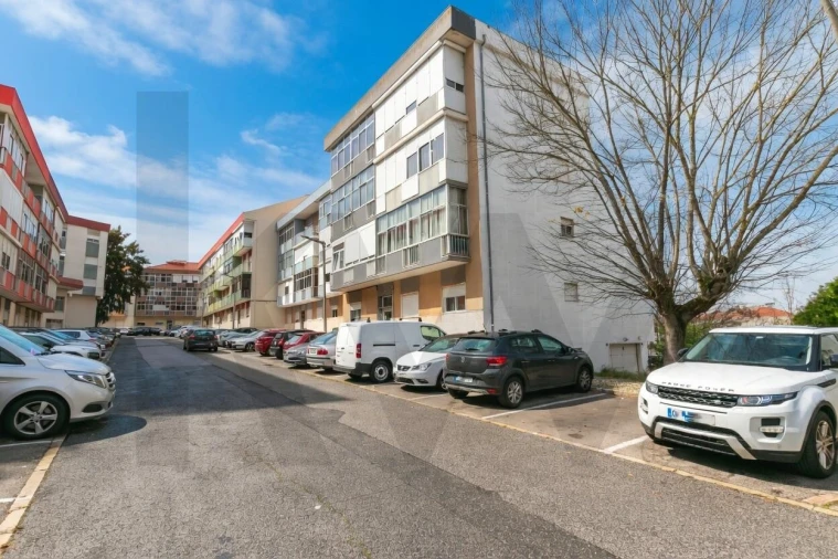 Apartamento T1 para Venda em Santa Iria de Azoia, São João da Talha e Bobadela Foto 28