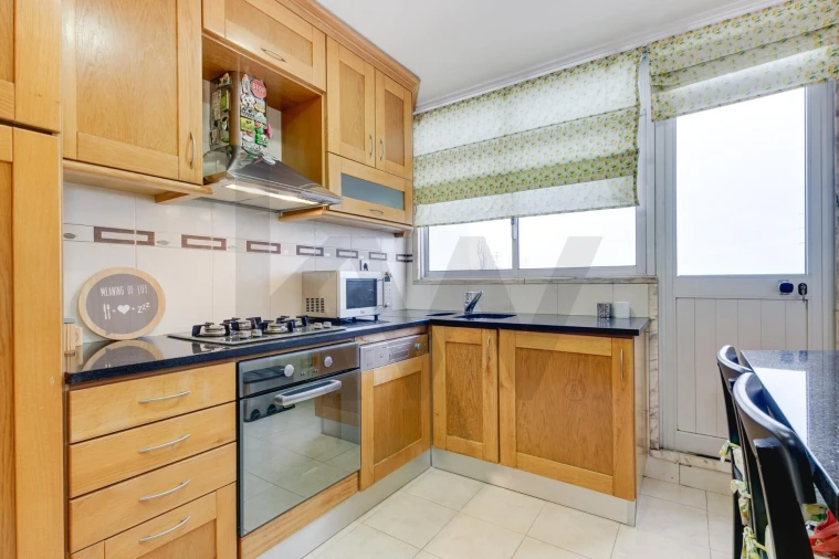 Apartamento T1 para Venda em Santa Iria de Azoia, São João da Talha e Bobadela Foto 14