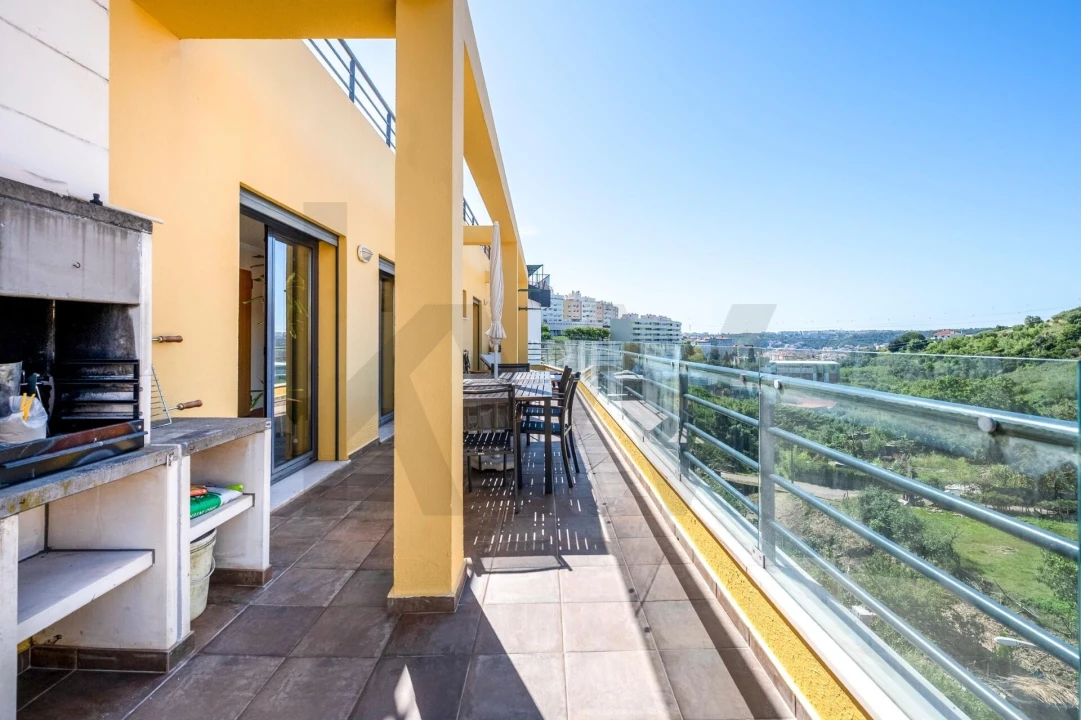 Apartamento T4 para Venda em Ramada e Caneças Foto 5