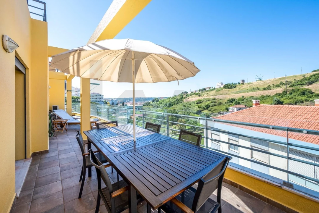 Apartamento T4 para Venda em Ramada e Caneças Foto 1