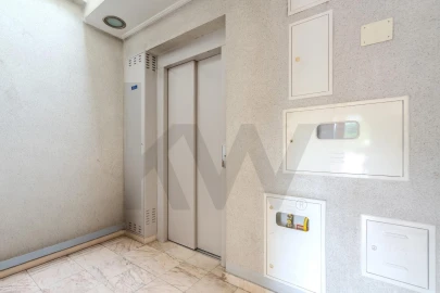 Apartamento T4 para Venda em Ramada e Caneças