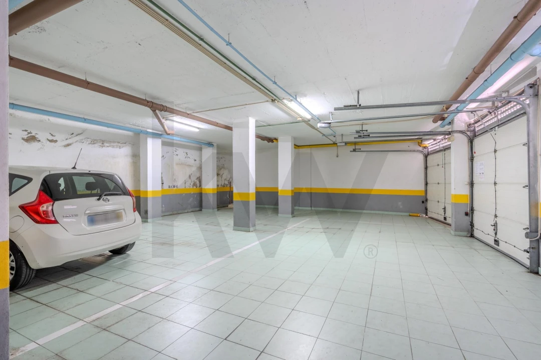 Apartamento T4 para Venda em Ramada e Caneças Foto 49