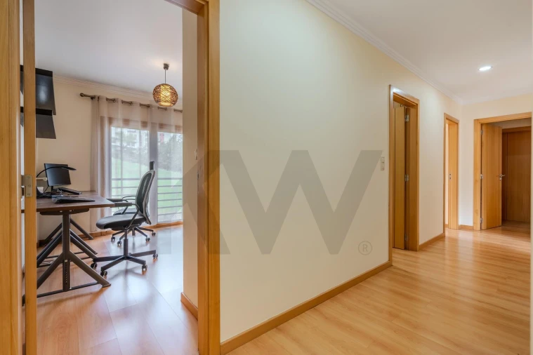 Apartamento T4 para Venda em Ramada e Caneças Foto 17