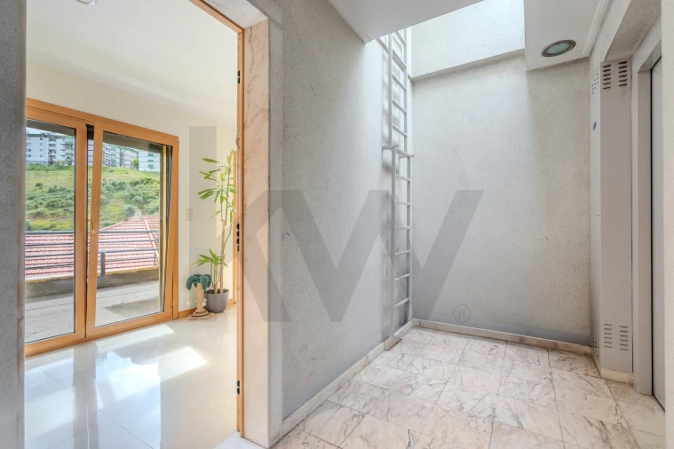 Apartamento T4 para Venda em Ramada e Caneças Foto 43