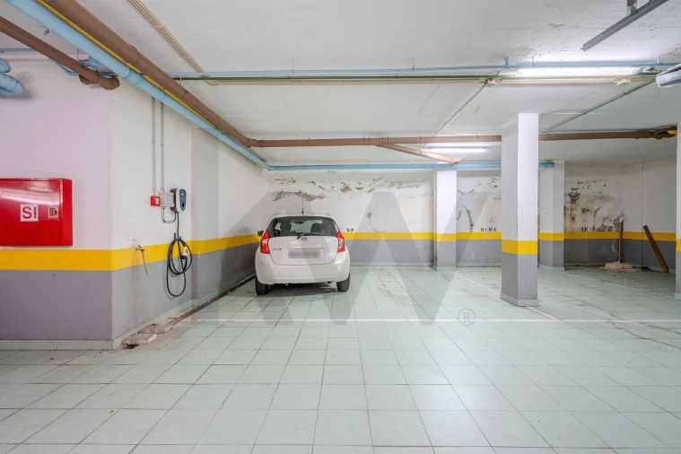 Apartamento T4 para Venda em Ramada e Caneças Foto 47