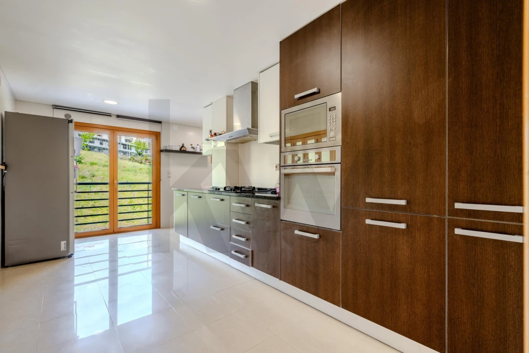 Apartamento T4 para Venda em Ramada e Caneças Foto 12