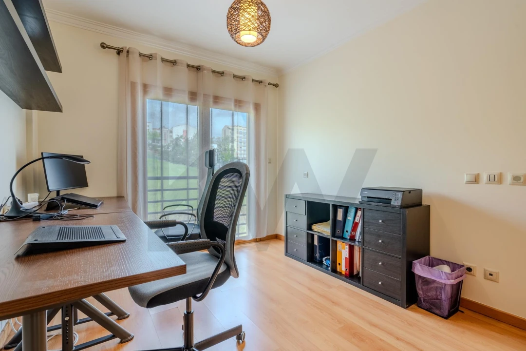 Apartamento T4 para Venda em Ramada e Caneças Foto 18