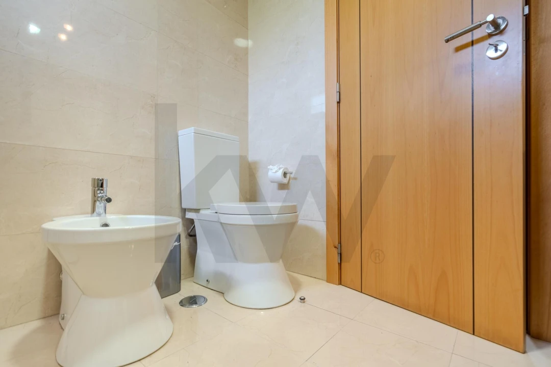 Apartamento T4 para Venda em Ramada e Caneças Foto 24