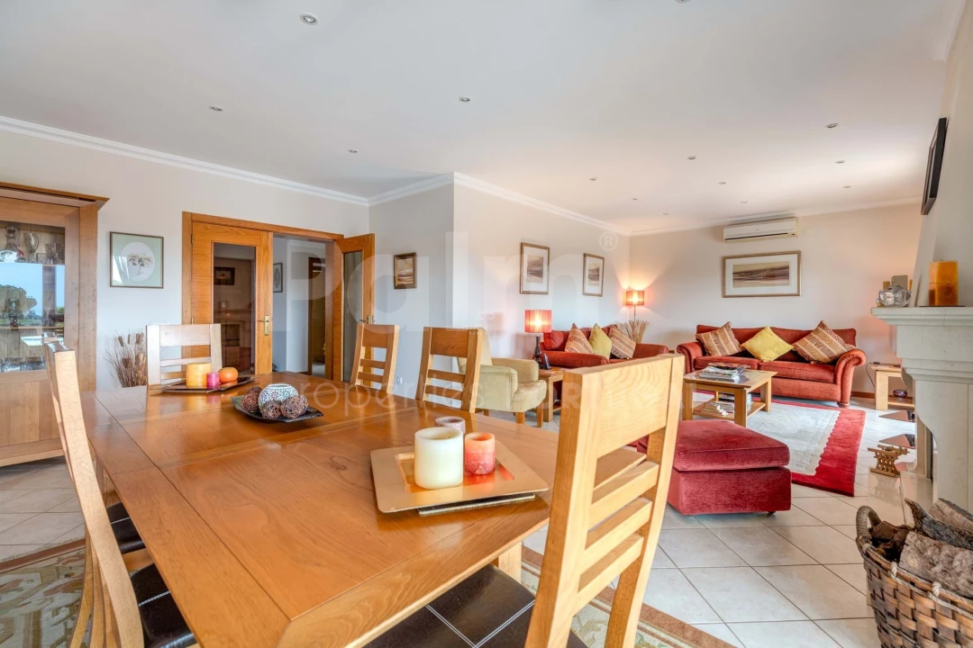 Moradia T4 para Venda em Ferragudo Foto 3