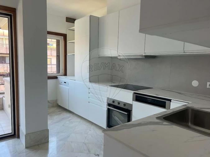 Apartamento T2 para Venda em Cascais e Estoril Foto 3