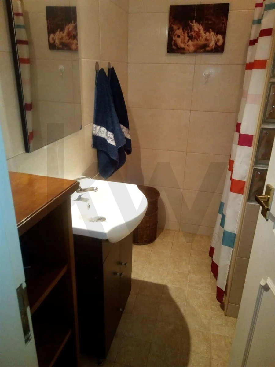 Apartamento T1 para Venda em Quarteira Foto 9