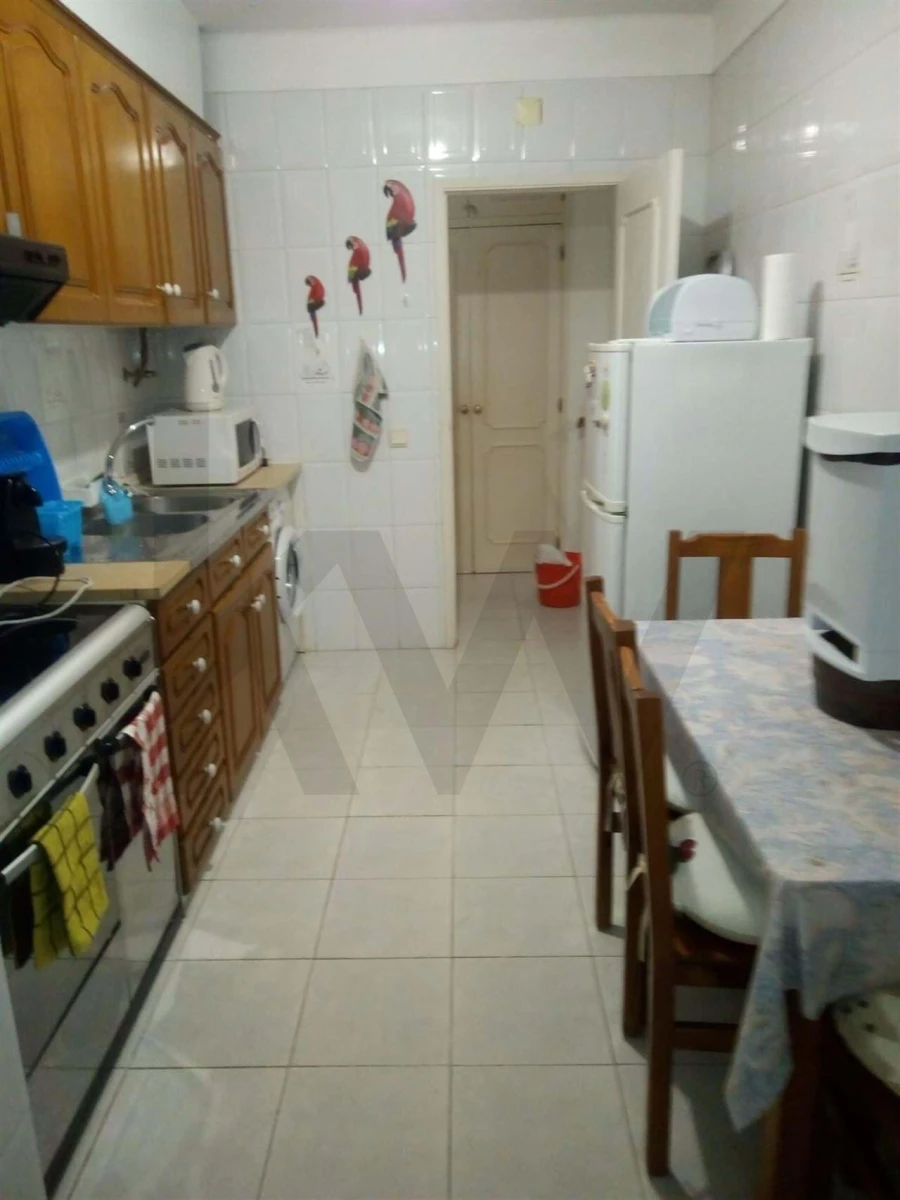 Apartamento T1 para Venda em Quarteira Foto 5