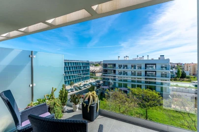 Apartamento T4 para Arrendamento em Carcavelos e Parede