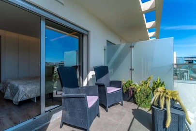 Apartamento T4 para Arrendamento em Carcavelos e Parede