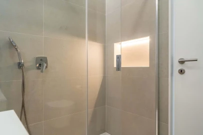 Apartamento T4 para Arrendamento em Carcavelos e Parede