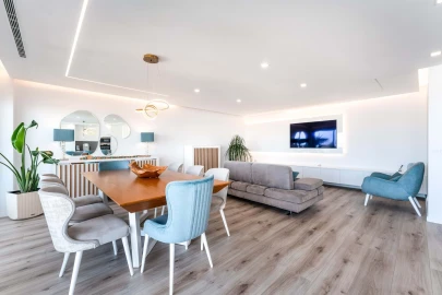 Apartamento T4 para Arrendamento em Carcavelos e Parede