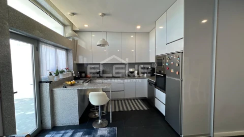 Apartamento T2 para Venda em Pedroso e Seixezelo