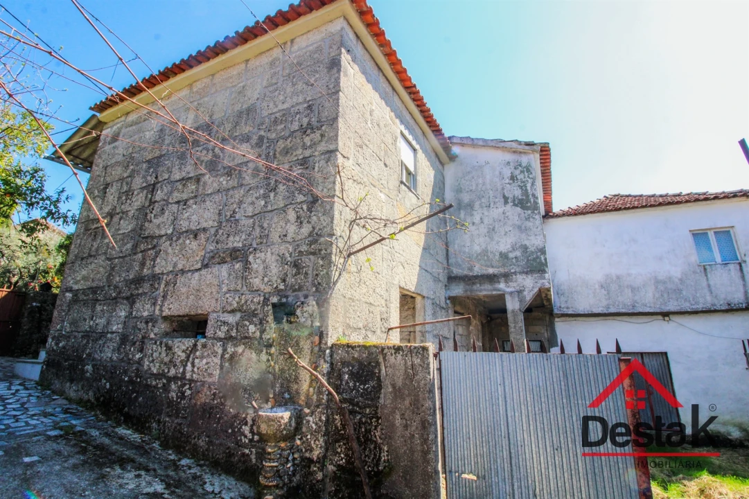 Moradia T3 para Venda em Pinho Foto 30