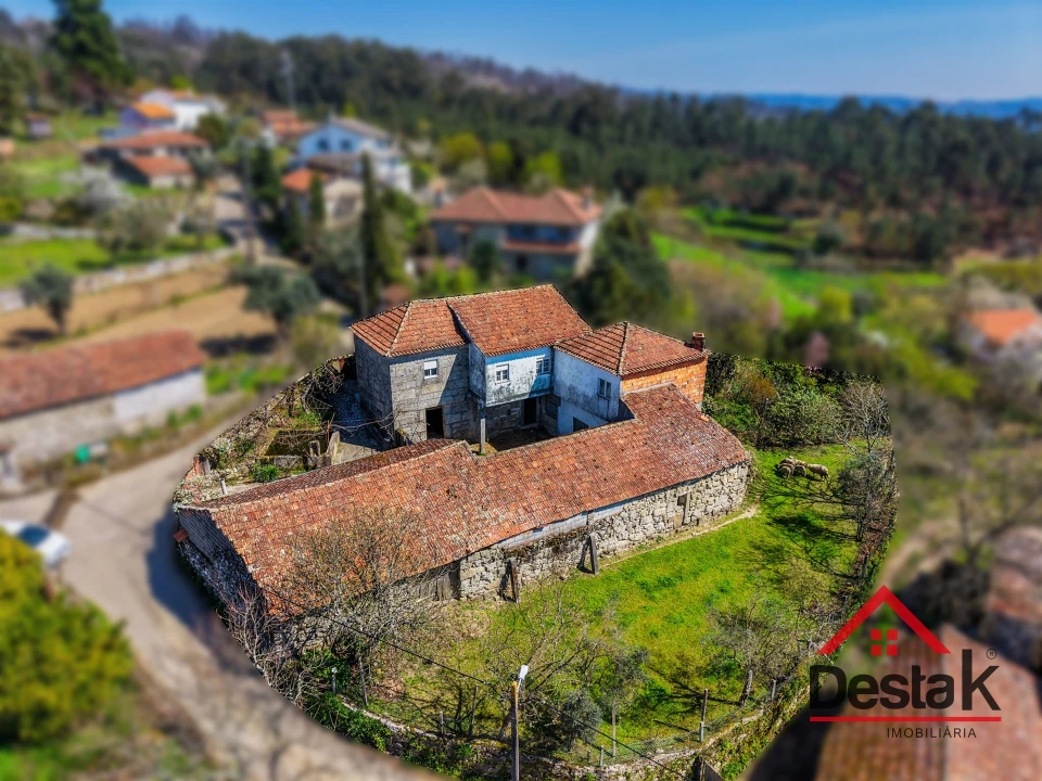 Moradia T3 para Venda em Pinho Foto 1