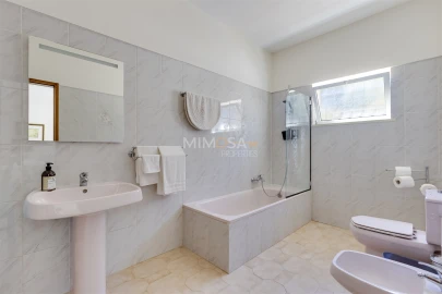 Moradia T7 para Venda em Portimão