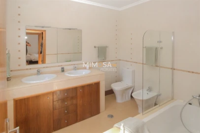 Moradia T4 para Venda em Aljezur