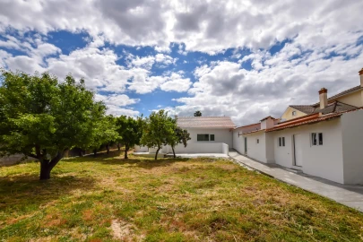 Moradia T3 para Venda em Torres Novas (Santa Maria, Salvador e Santiago)