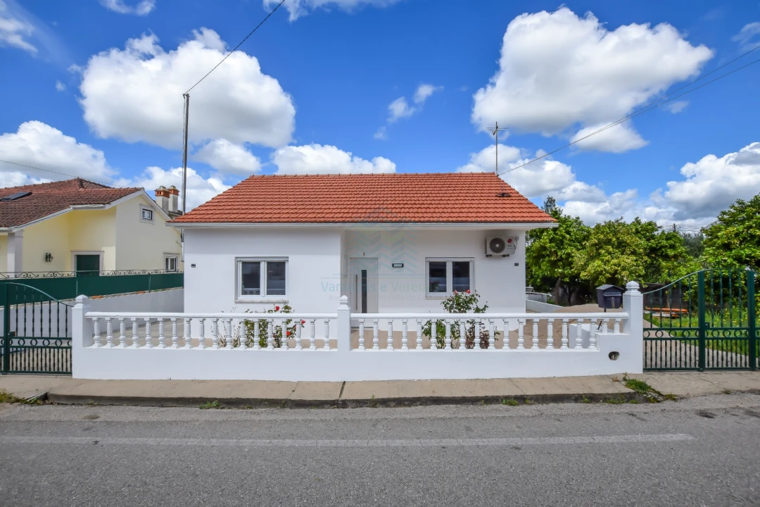 Moradia T3 para Venda em Torres Novas (Santa Maria, Salvador e Santiago) Foto 1