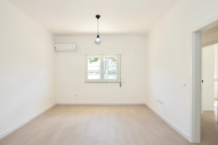 Moradia T3 para Venda em Torres Novas (Santa Maria, Salvador e Santiago) Foto 3