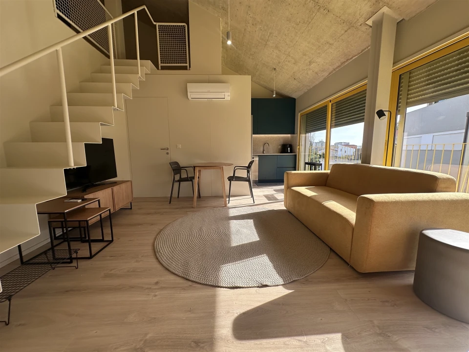 Prédio para Arrendamento em Aldoar, Foz do Douro e Nevogilde Foto 1