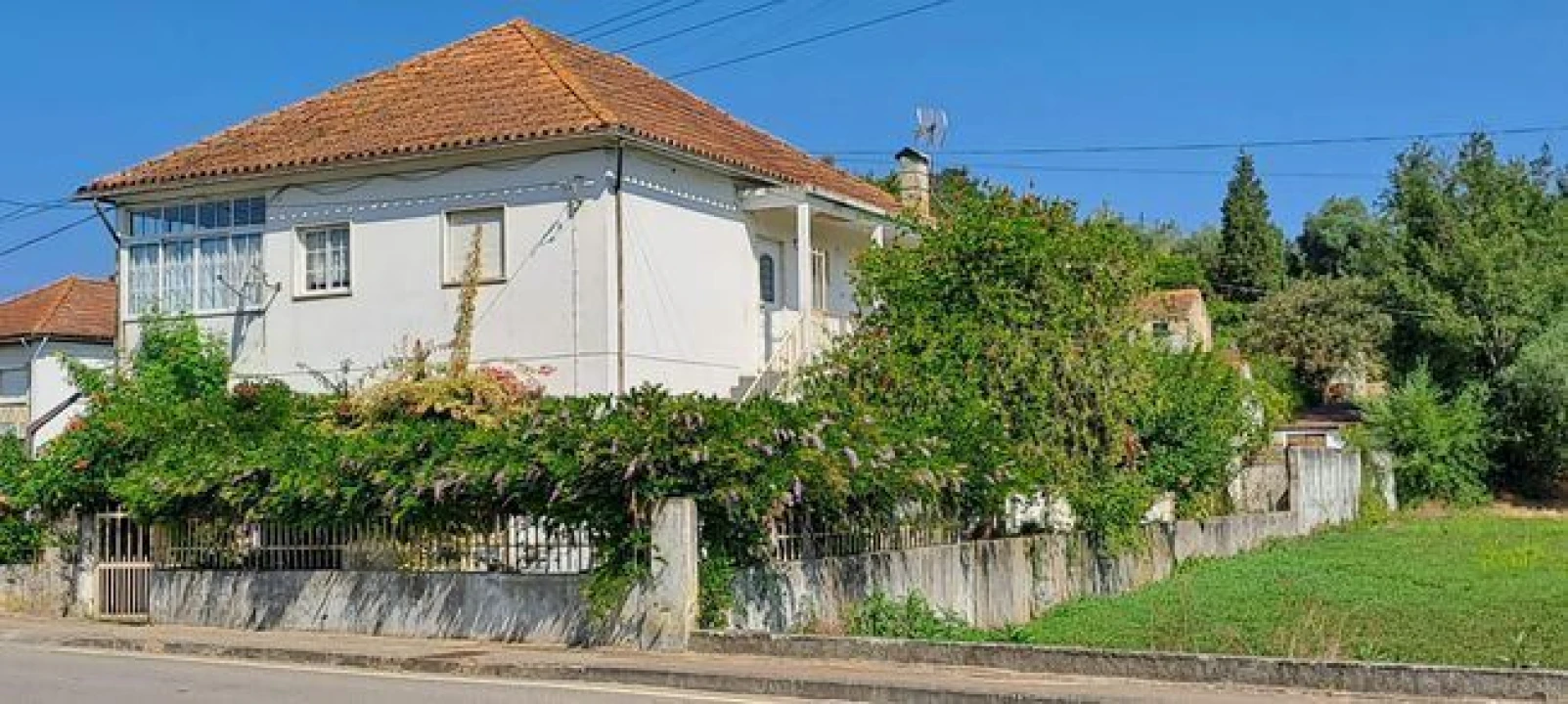 Moradia T4 para Venda em Antuzede e Vil de Matos Foto 1