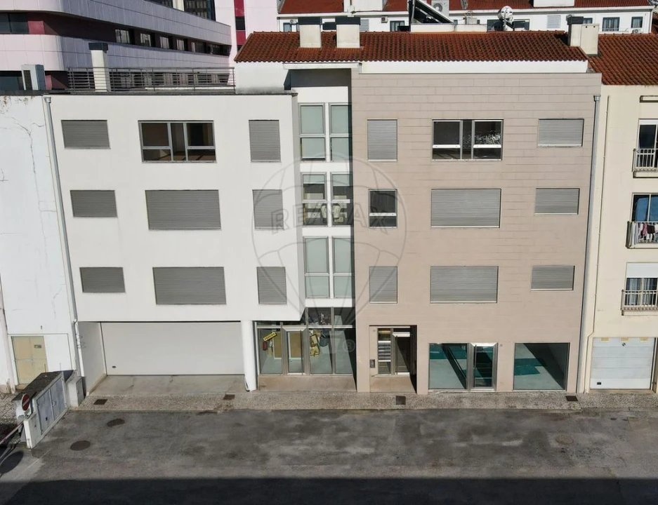 Apartamento T3 para Venda em Sé Nova, Santa Cruz, Almedina e São Bartolomeu Foto 3