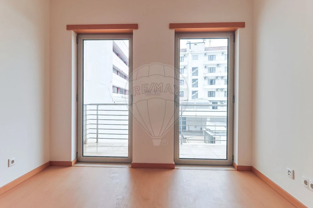 Apartamento T3 para Venda em Sé Nova, Santa Cruz, Almedina e São Bartolomeu Foto 14