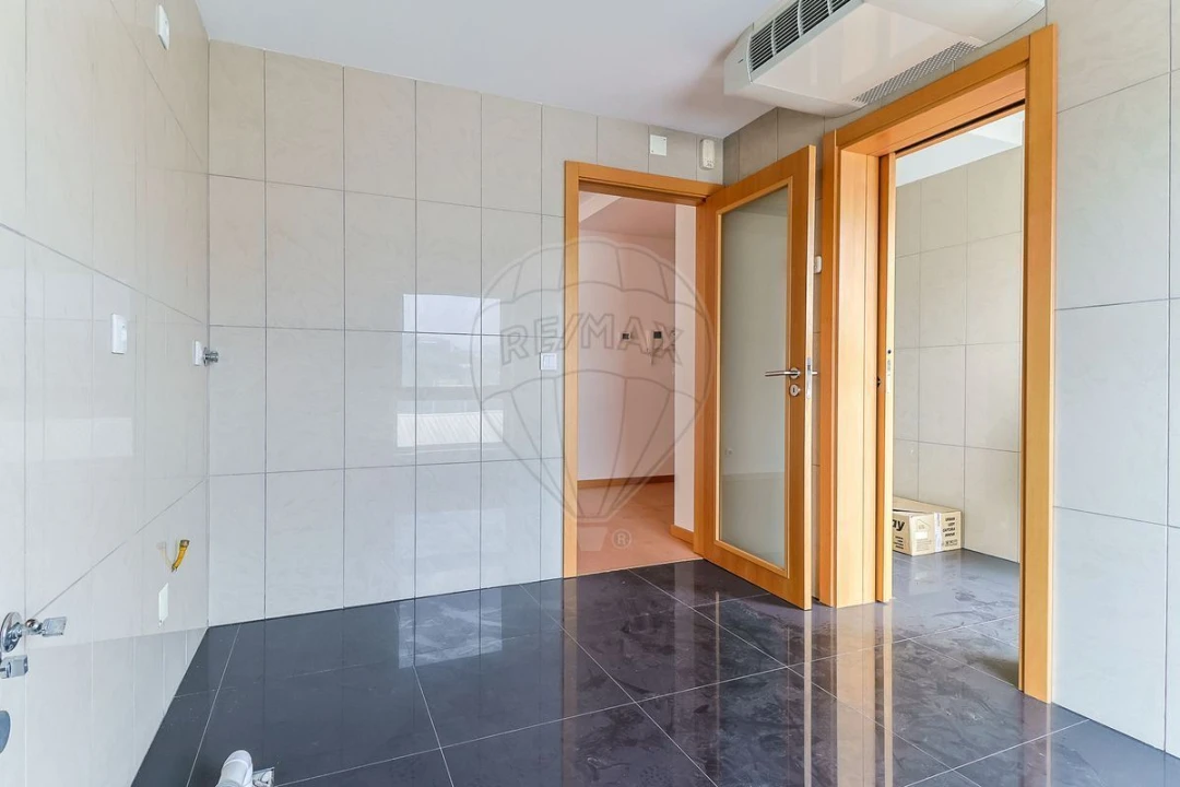 Apartamento T3 para Venda em Sé Nova, Santa Cruz, Almedina e São Bartolomeu Foto 22