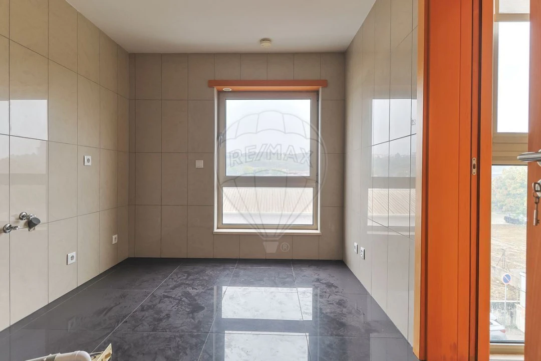 Apartamento T3 para Venda em Sé Nova, Santa Cruz, Almedina e São Bartolomeu Foto 24