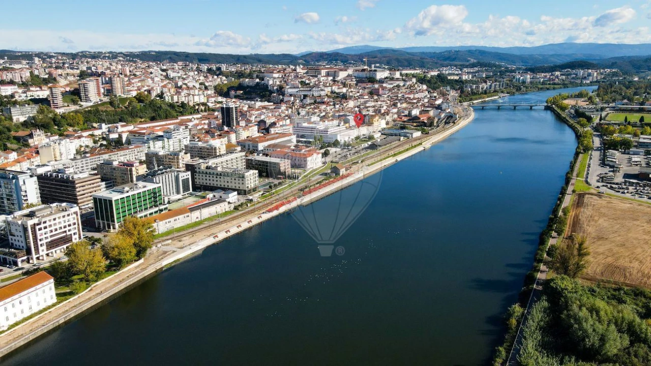 Apartamento T3 para Venda em Sé Nova, Santa Cruz, Almedina e São Bartolomeu Foto 30