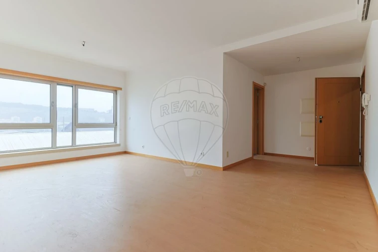 Apartamento T3 para Venda em Sé Nova, Santa Cruz, Almedina e São Bartolomeu Foto 9