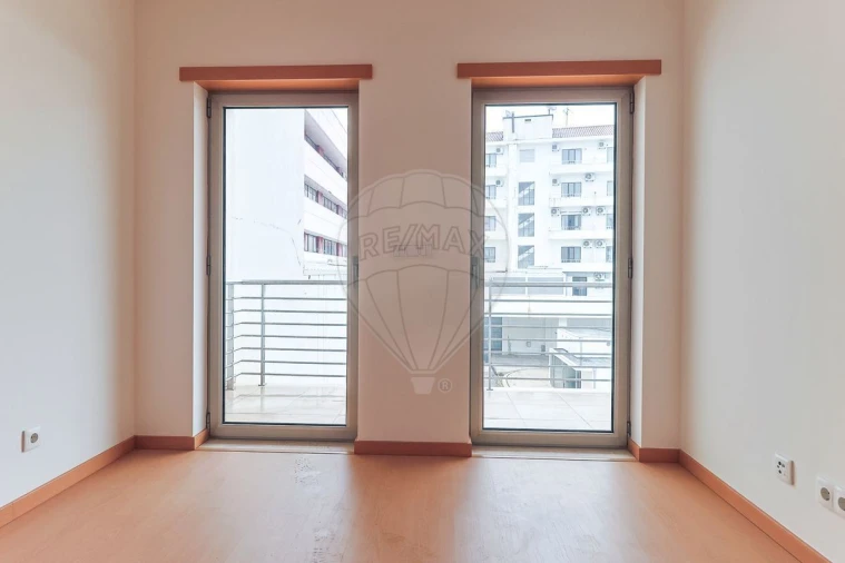 Apartamento T3 para Venda em Sé Nova, Santa Cruz, Almedina e São Bartolomeu Foto 14