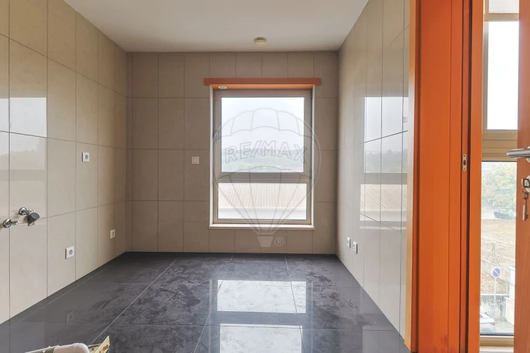 Apartamento T3 para Venda em Sé Nova, Santa Cruz, Almedina e São Bartolomeu Foto 24