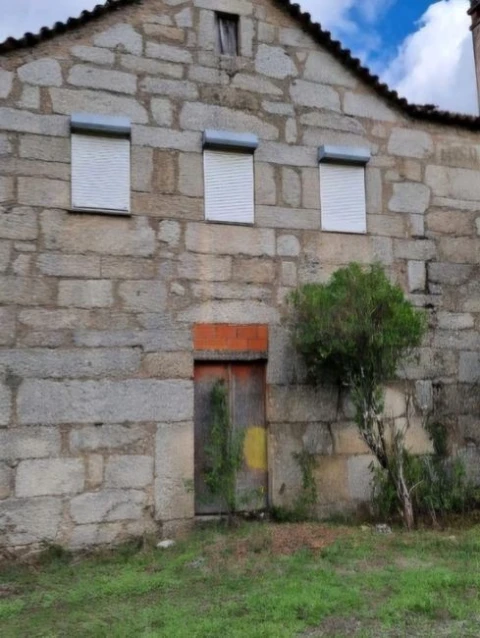 Moradia T4 para Venda em Travanca de Lagos