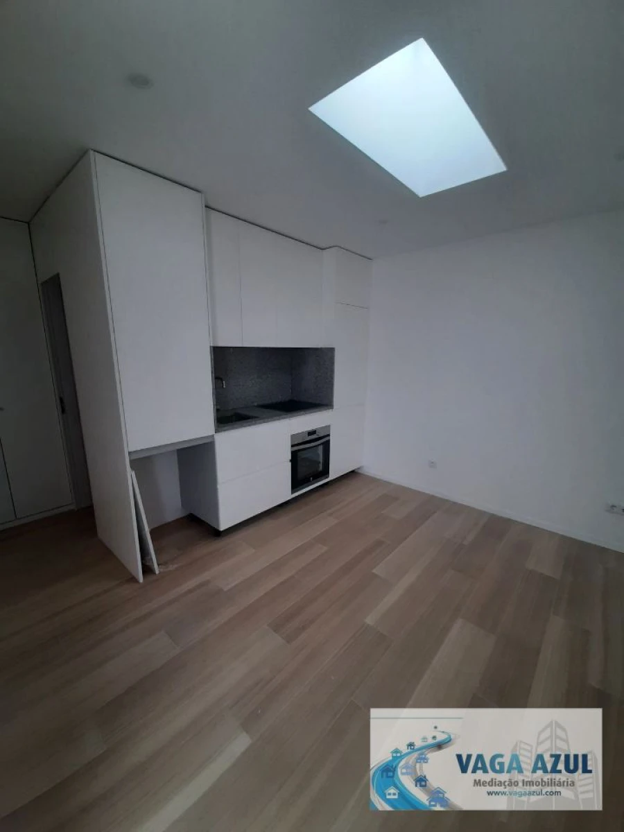 Apartamento T1 para Arrendamento em Ramalde Foto 2