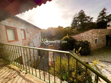 Moradia T1 para Arrendamento em Povolide