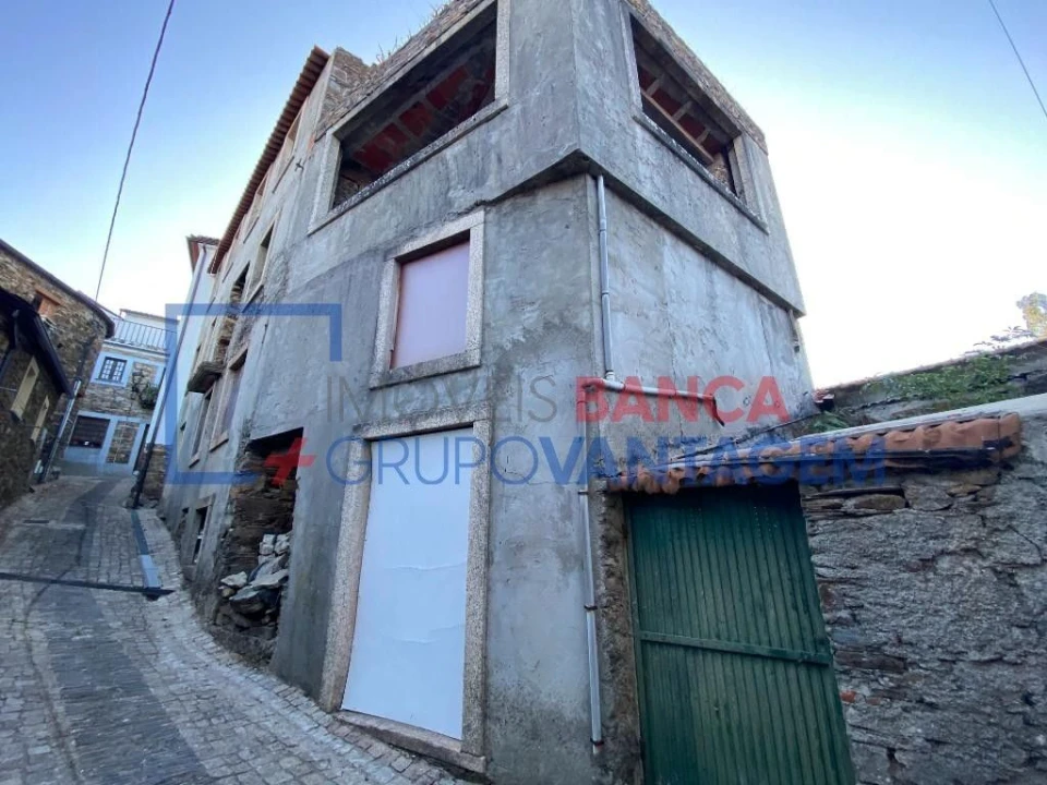 Moradia T5 para Venda em Fajão-Vidual Foto 1