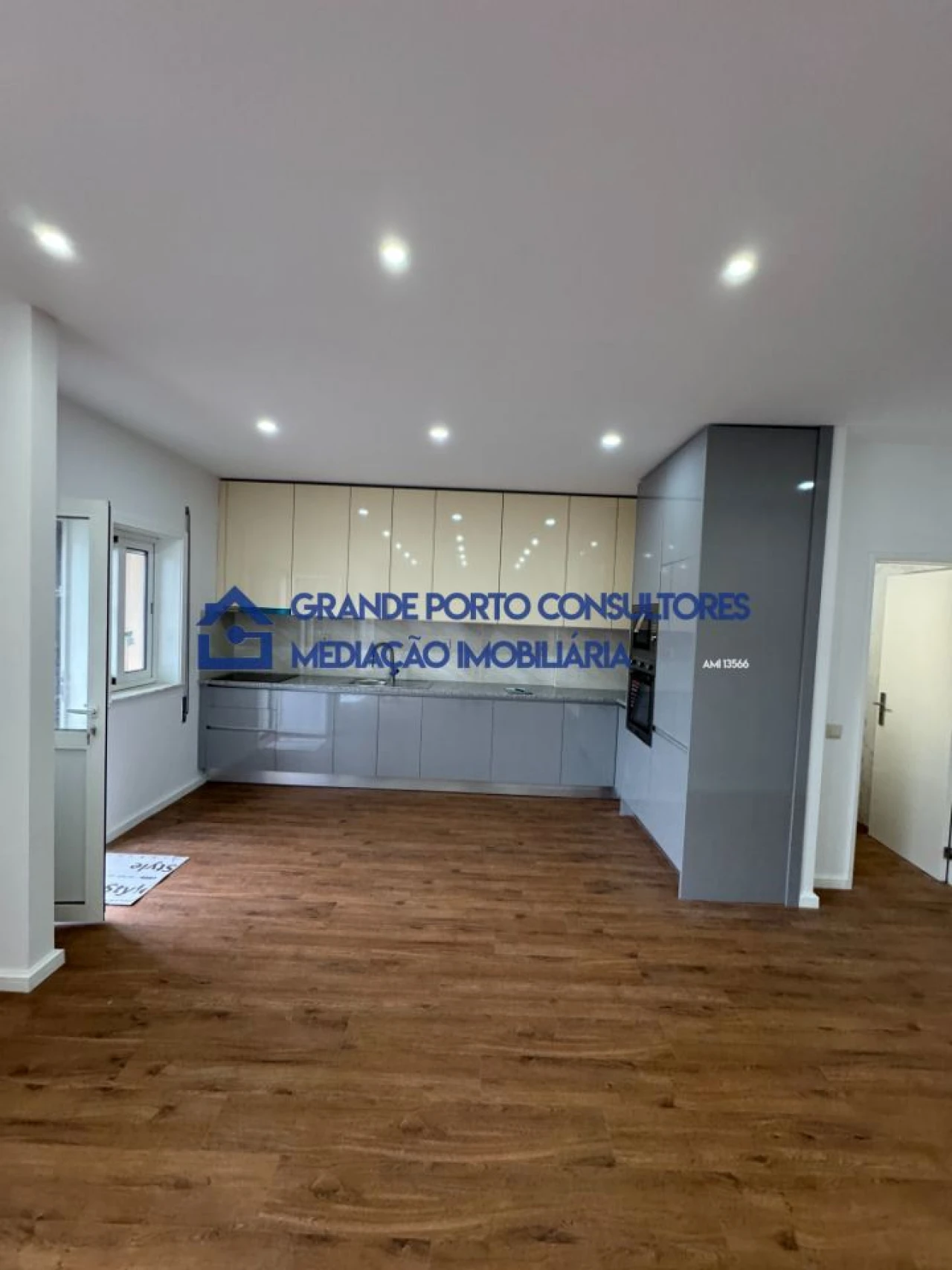 Apartamento T3 para Venda em Aguas Santas Foto 1